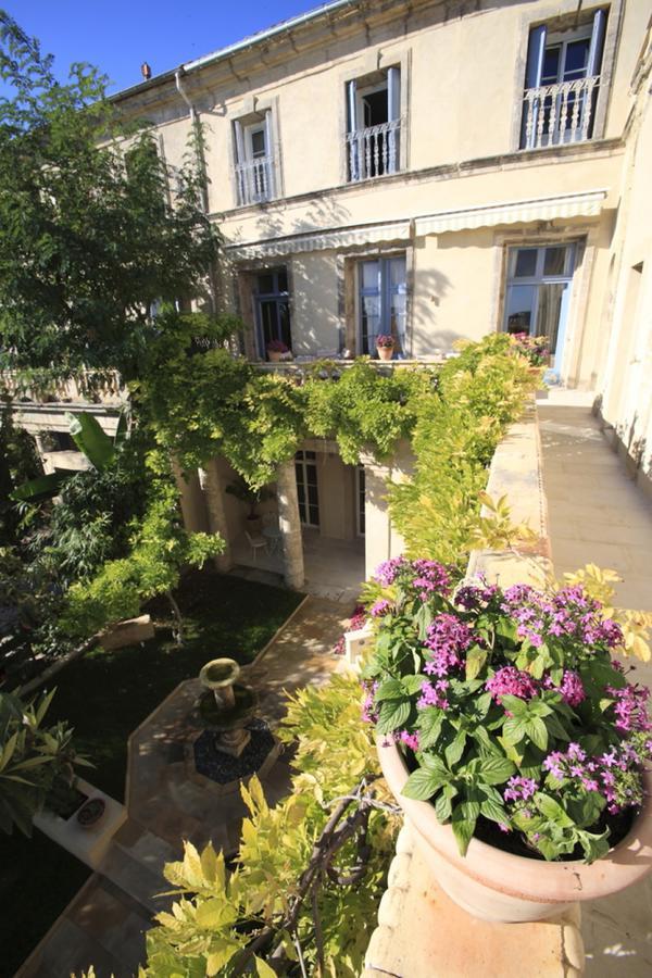 Cinq & Sept Hotel Roujan Exterior photo